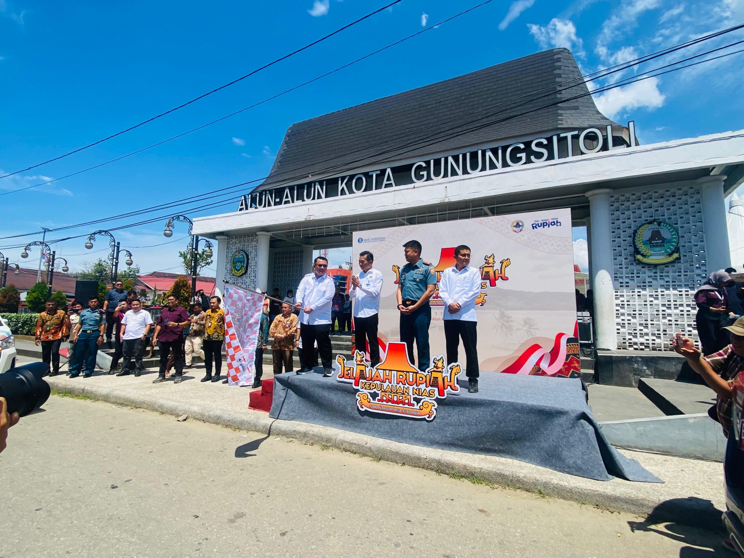 Danlanal Nias Sebagai Narasumber Opening Ceremony Jelajah Rupiah Kepulauan Nias Tahun 2025