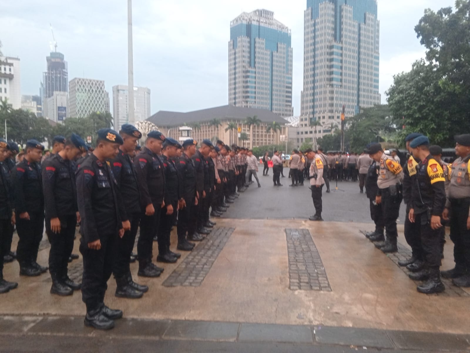 Antisipasi Unjuk Rasa, 331 Personel Gabungan Disiagakan di Silang Monas