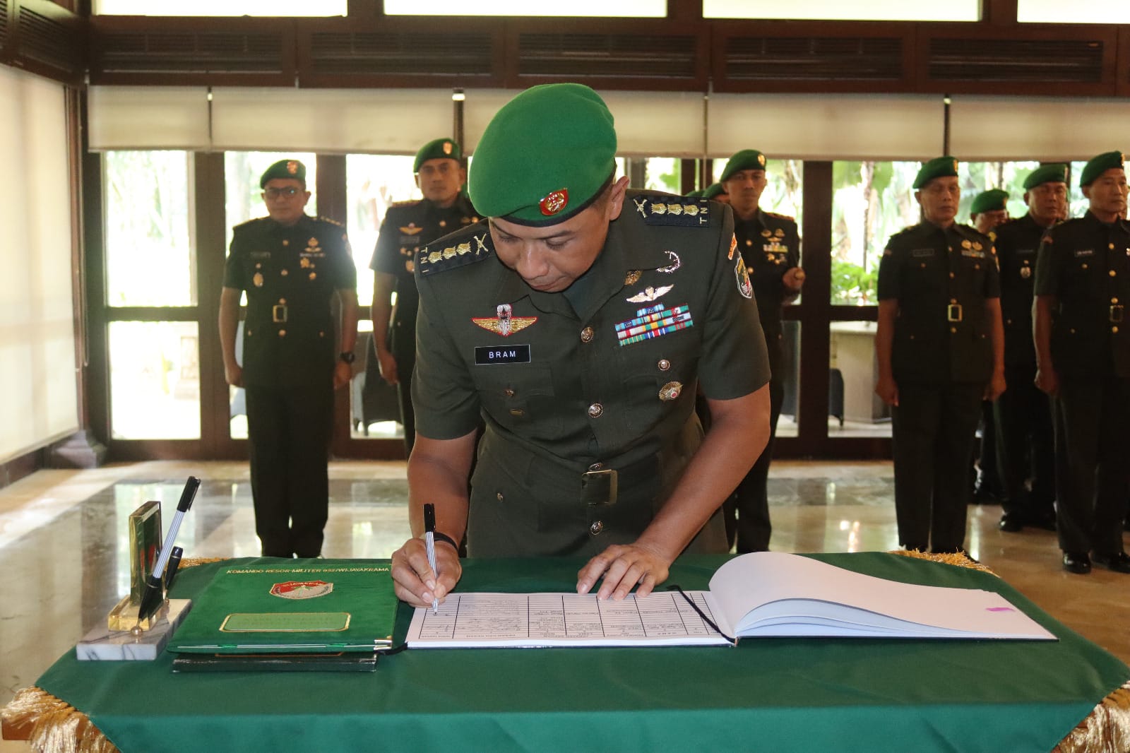 Kolonel Czi Chandra Adibrata Resmi Jabat Kasrem 052/Wkr