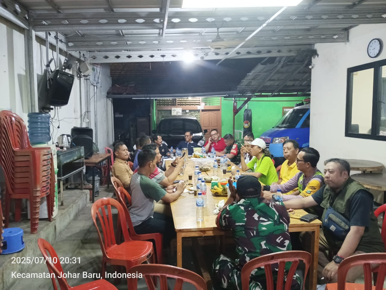Tokoh Masyarakat Kampung Rawa Gelar Pertemuan Rutin Bersama Bhabinkamtibmas dan LMK