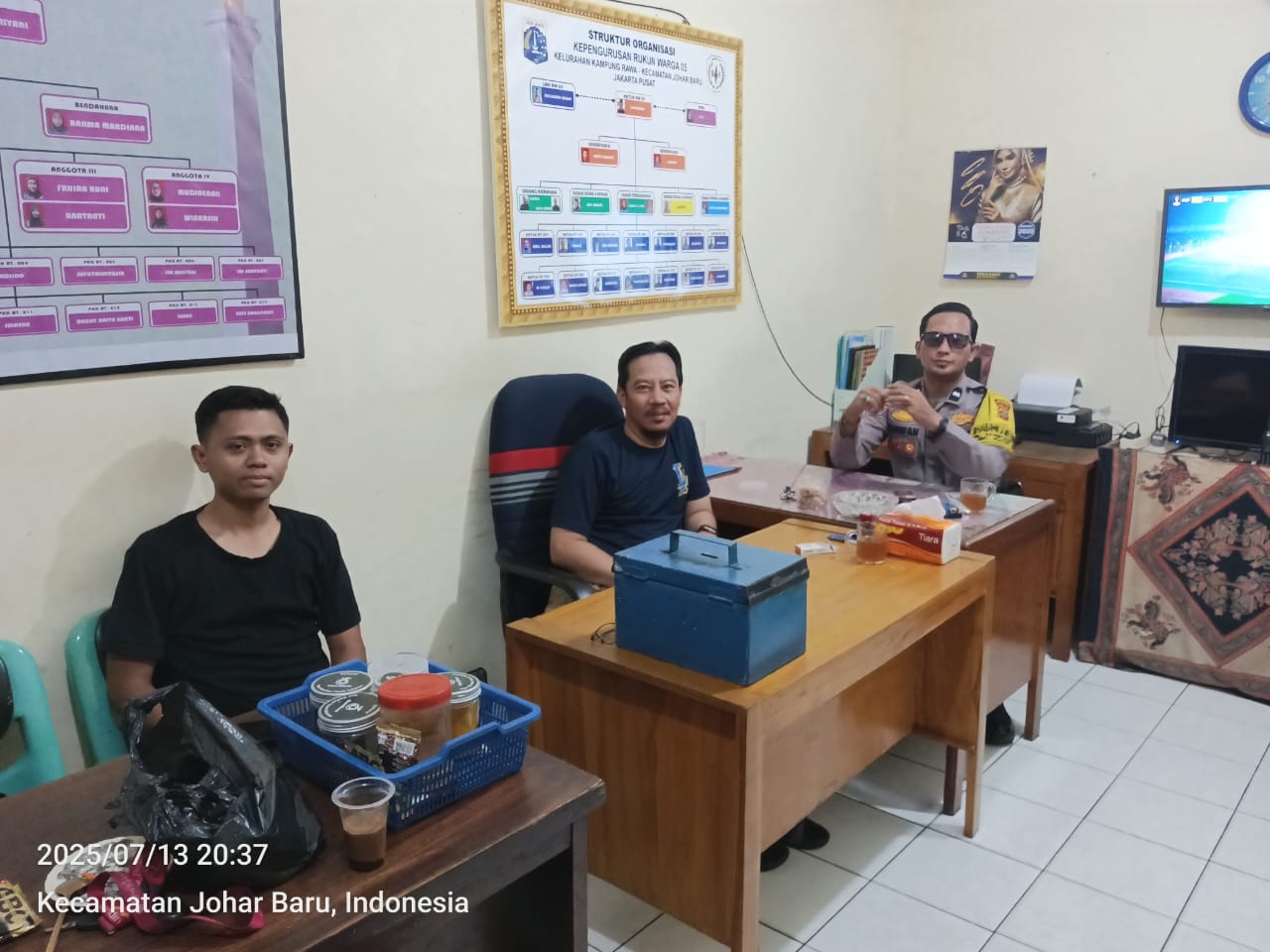 Tokoh Masyarakat RW 05 Kampung Rawa Terima Sambang Bhabinkamtibmas, Sepakat Jaga Kamtibmas