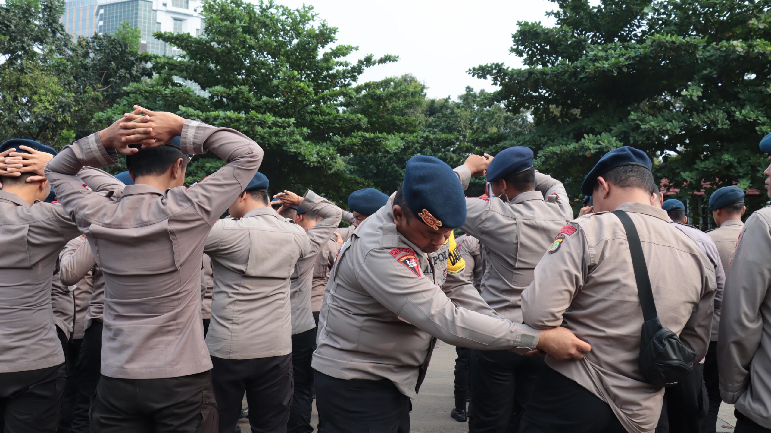 Polri Terjunkan 1.437 Personel Amankan Aksi “177” Ojol di Silang Selatan Monas