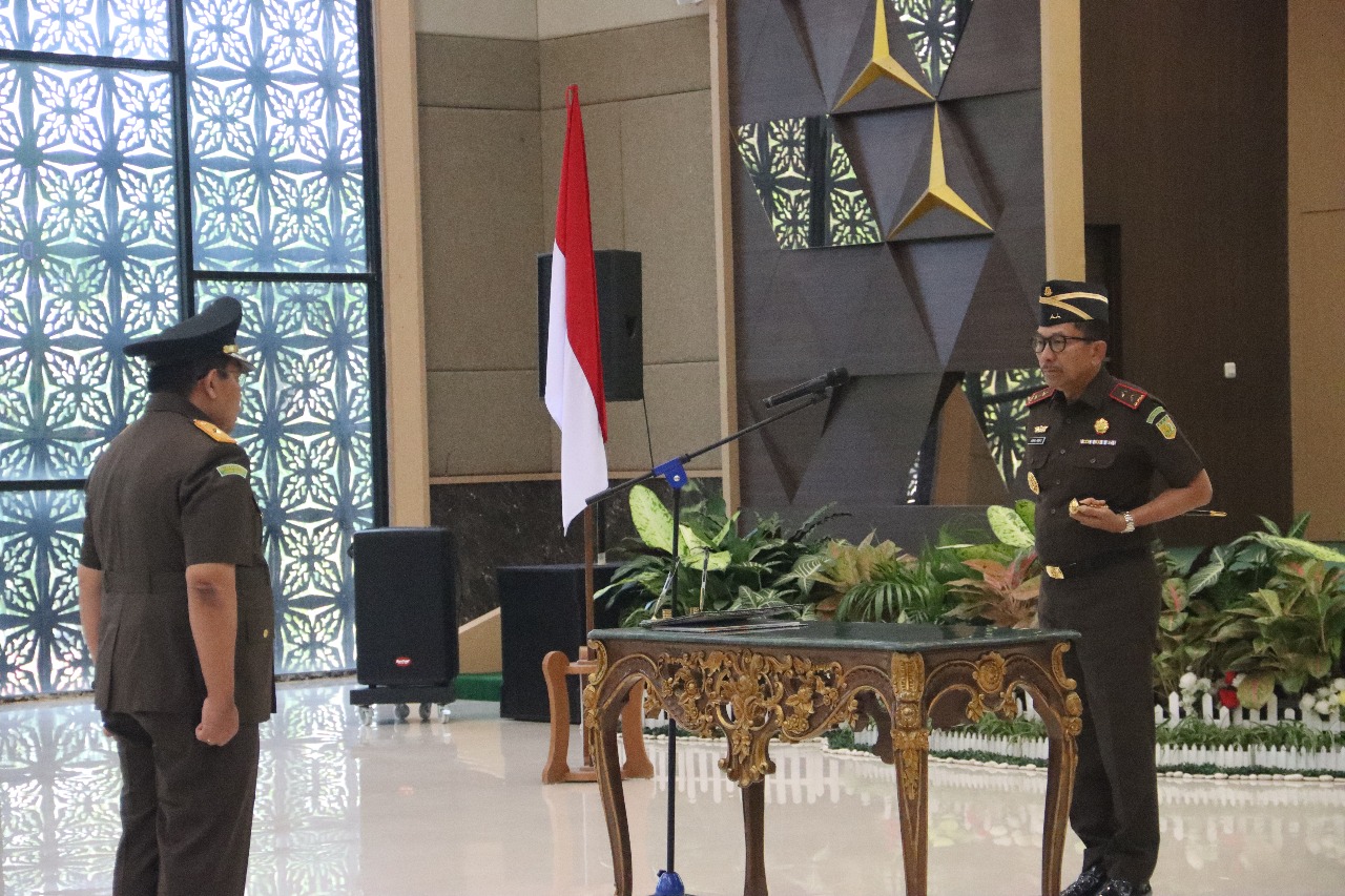 Kepala Kejaksaan Tinggi Riau Lantik Pejabat Eselon III di Kejaksaan Tinggi Riau