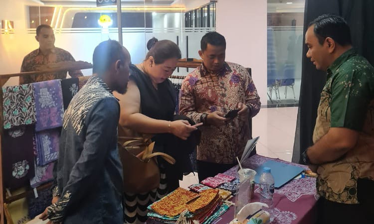 Lapas Cipinang Tampilkan Karya Batik Warga Binaan di Gelar Batik Nusantara 2025