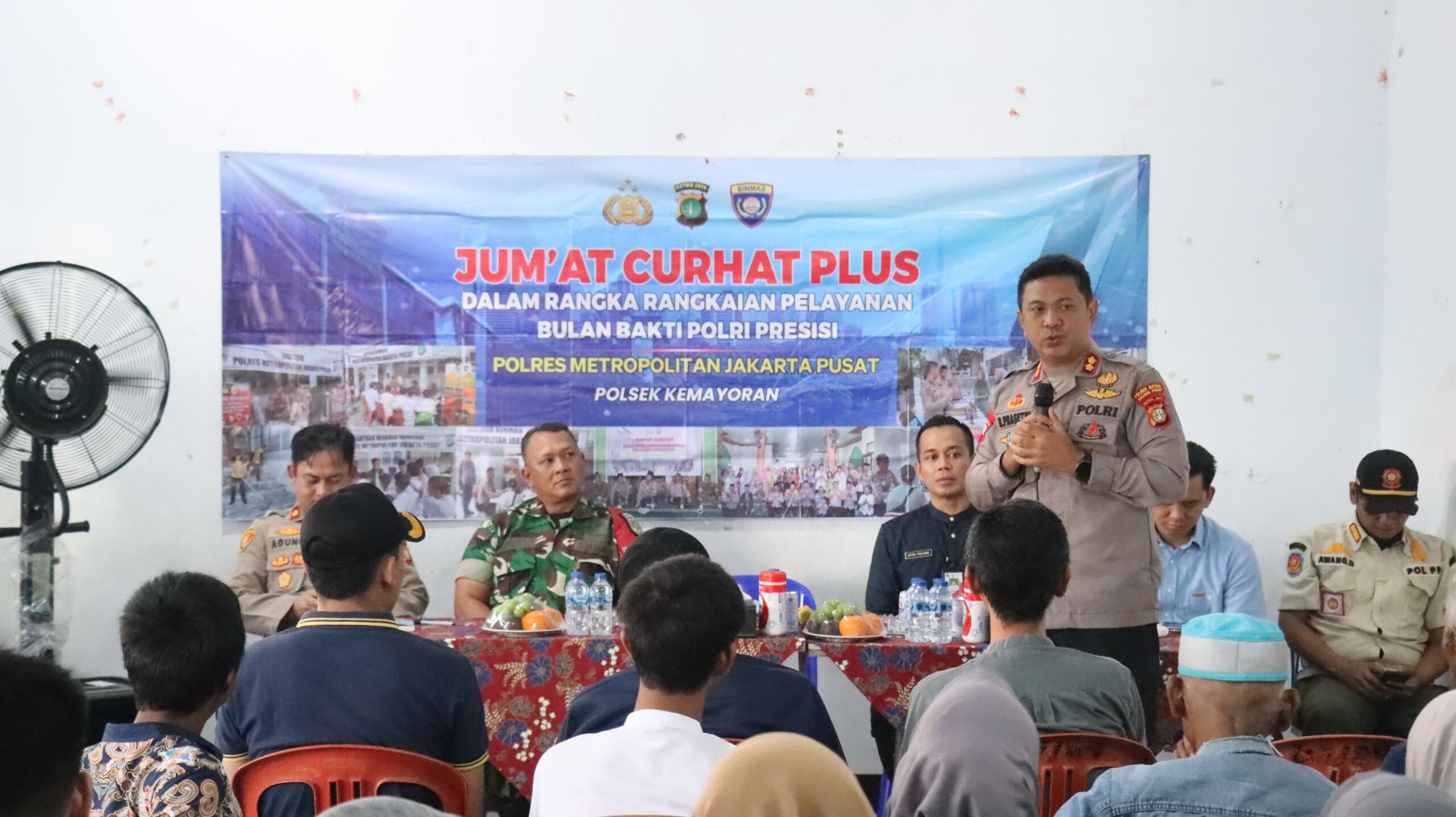 Polres Jakpus Hadirkan Solusi di Tengah Warga Lewat Jumat Curhat Plus