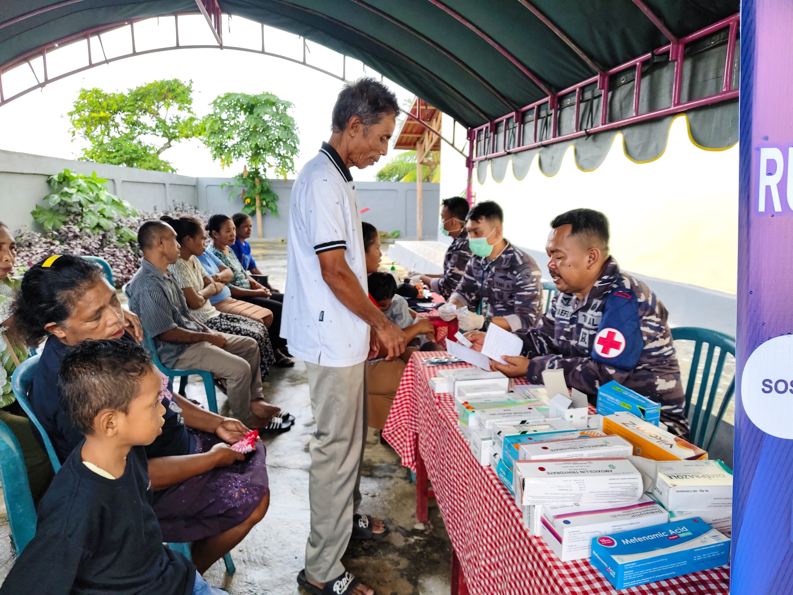 Lantamal IX Ambon Kembali Laksanakan Baksos Kesehatan Pada Ekspedisi Rupiah Berdaulat Tahun 2025 di Desa Buano Seram Bagian Barat