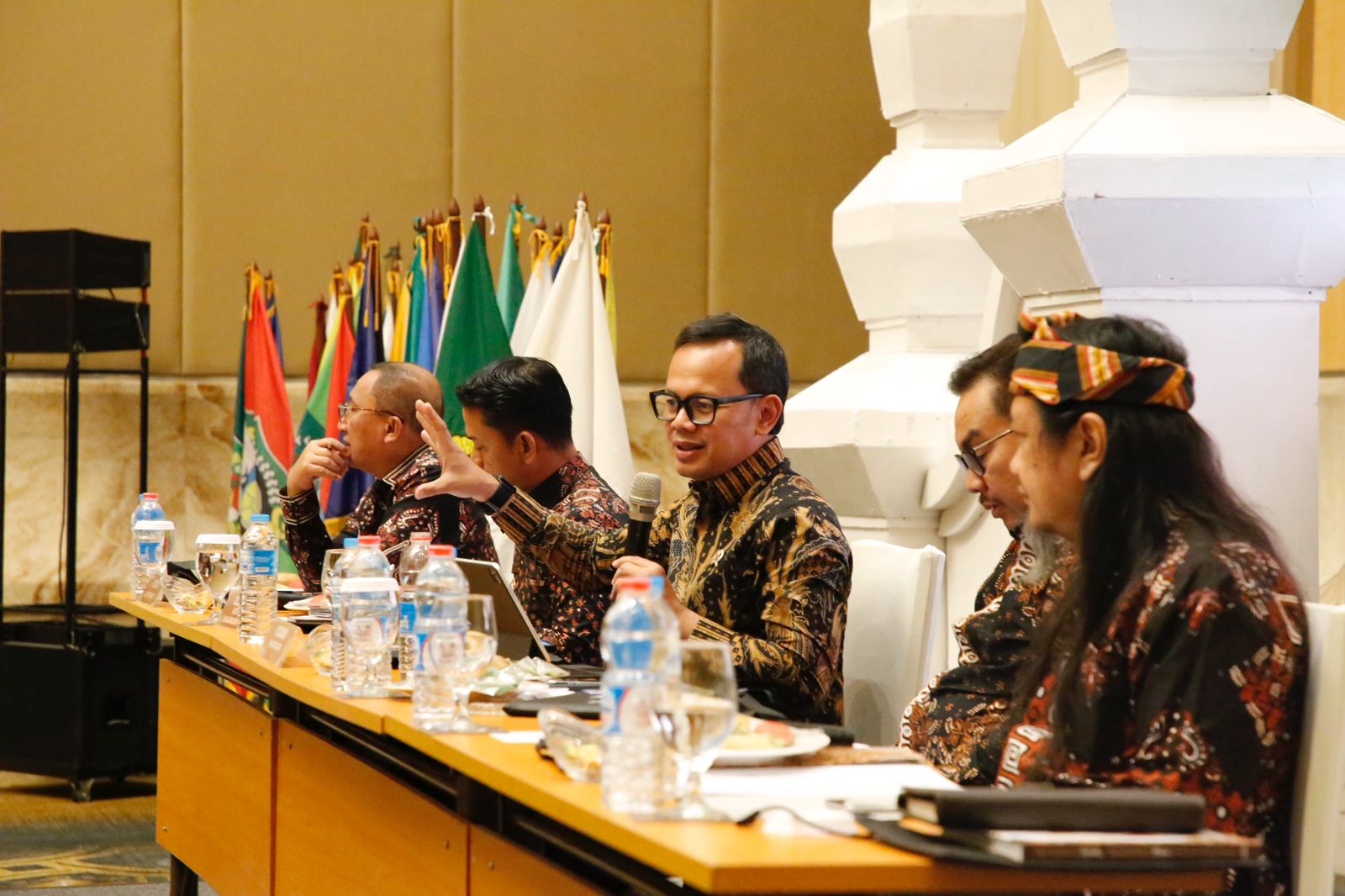 Wamendagri Bima Arya Tekankan Pentingnya Keselarasan Pertumbuhan Ekonomi dan Pelestarian Budaya