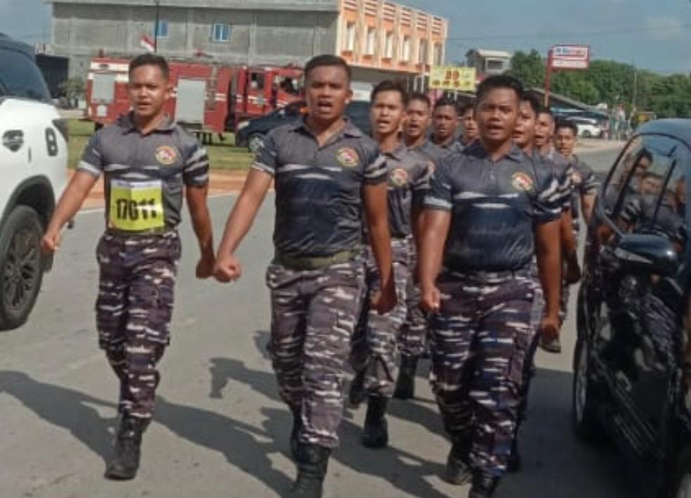 Prajurit Lanal Bintan Turut Serta Semarakkan Lomba Gerak Jalan Tri Lomba Juang