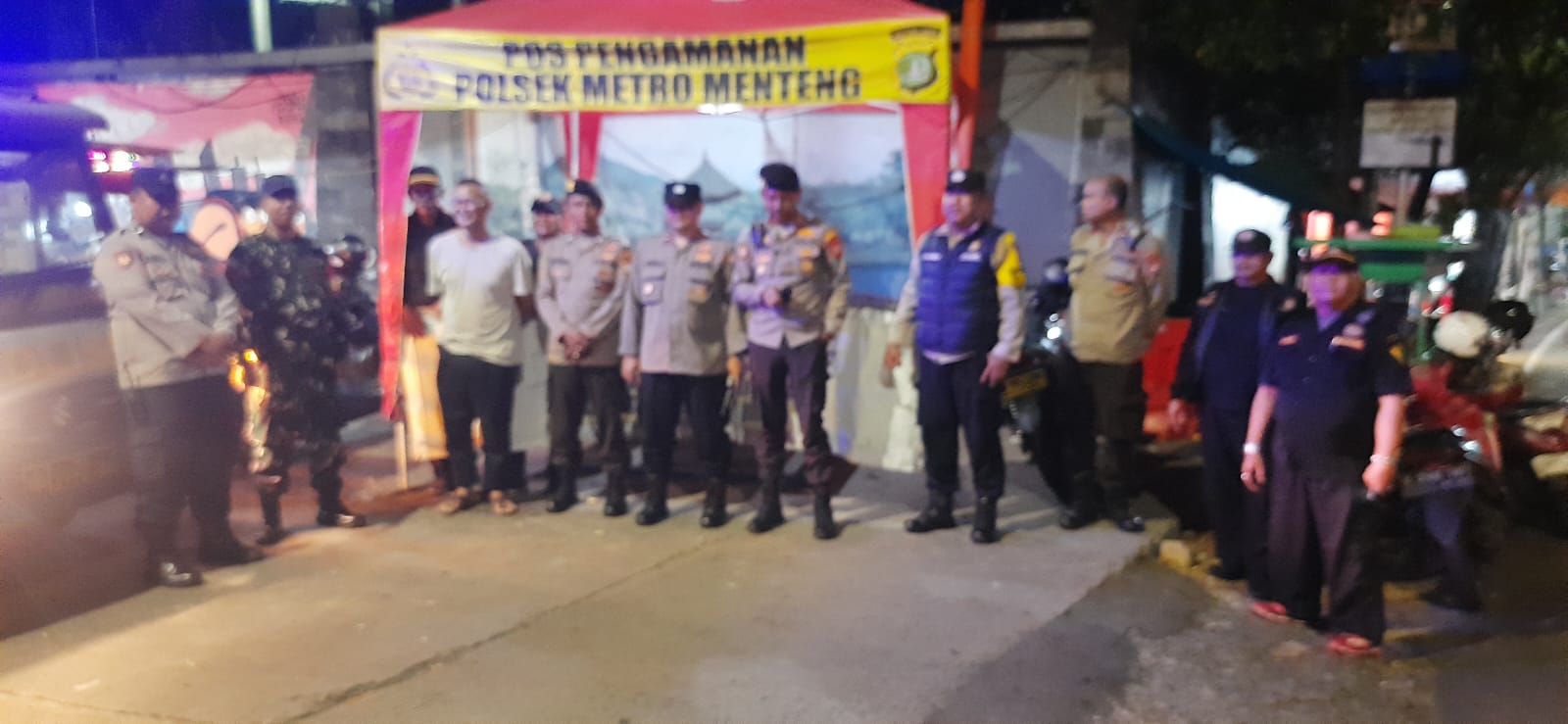 Patroli Cipkon Menteng Kawal Keamanan Perbatasan Kwitang–Kalipasir di Malam Hari