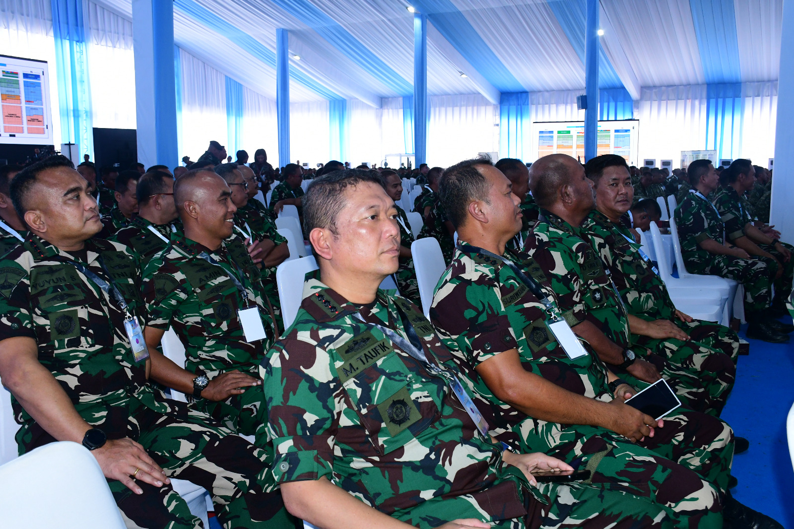 Komandan Beserta Prajurit Lanal Bandung Ikuti Pengarahan Serta Upacara Gelar Pasukan Operasional dan Kehormatan Militer di Pusdikpassus Batujajar