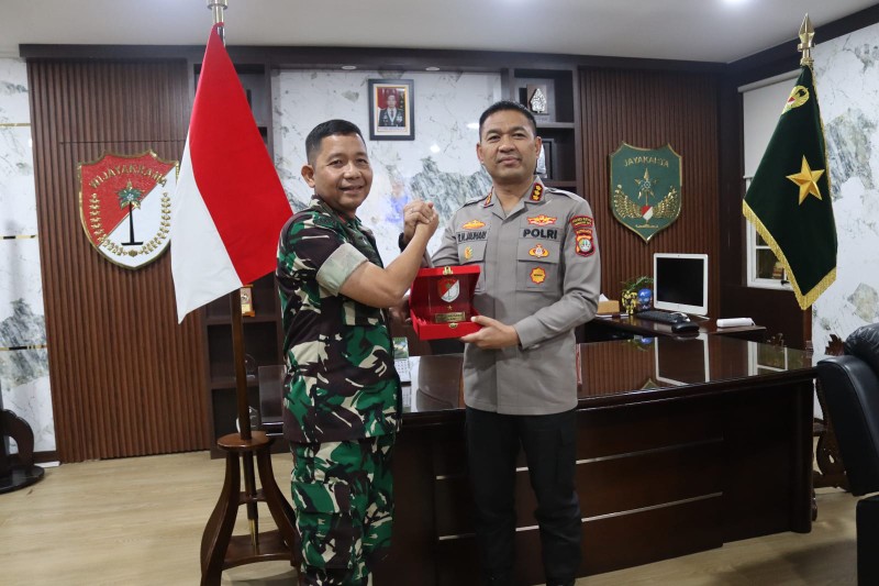 TNI-Polri Solid, Danrem 052/Wkr Sambut Kunjungan Kapolres Metro Tangerang Kota