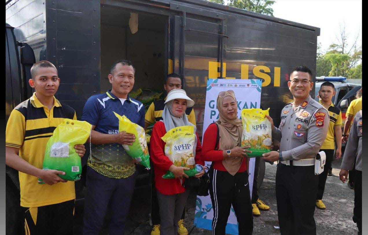 Polres Way Kanan Gelar Gerakan Pangan Murah di Lapangan Kopri Pemkab. Way Kanan
