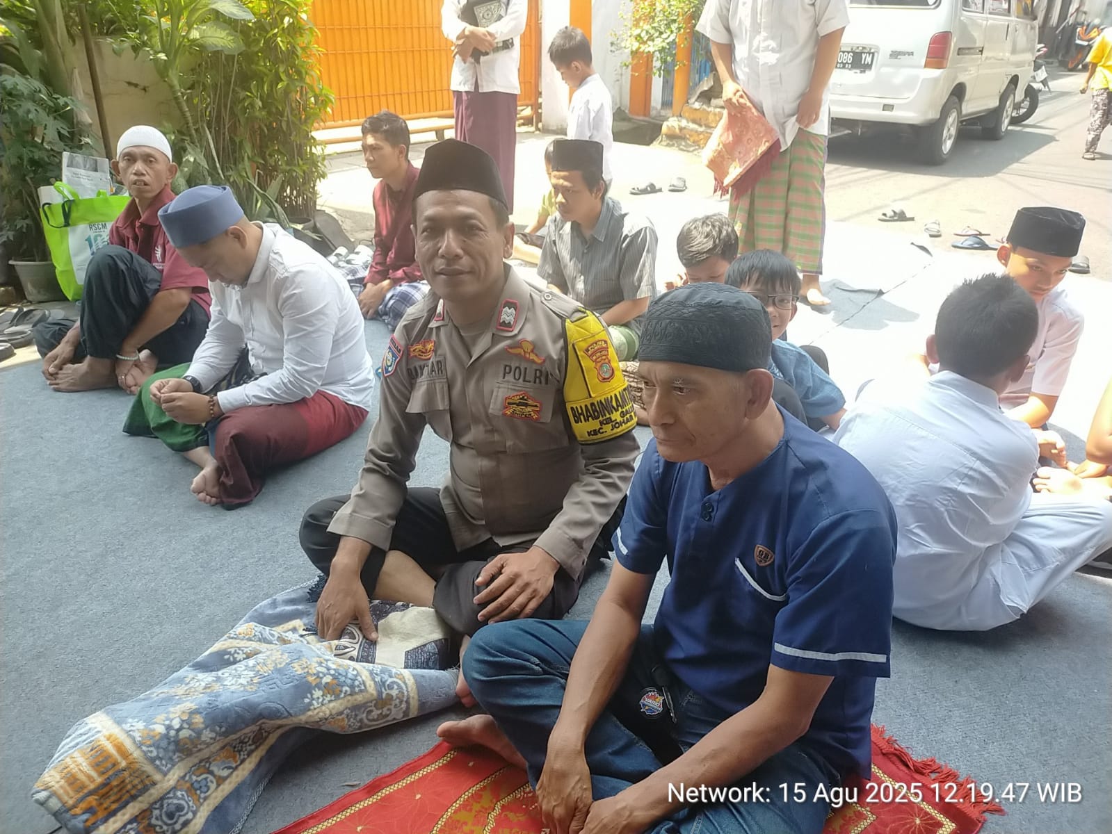 Lewat Sholat Jum’at, Bhabinkamtibmas Galur Sampaikan Pesan Kamtibmas di Masjid Al-Istiqomah