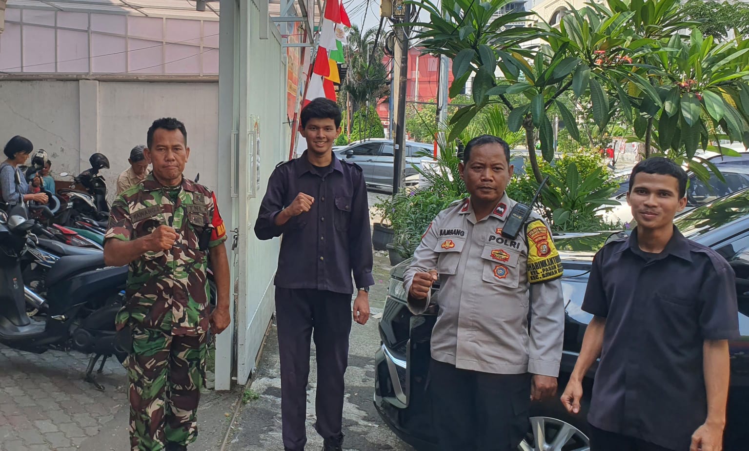 Patroli Tiga Pilar Perkuat Keamanan di Lingkungan Pasar Baru