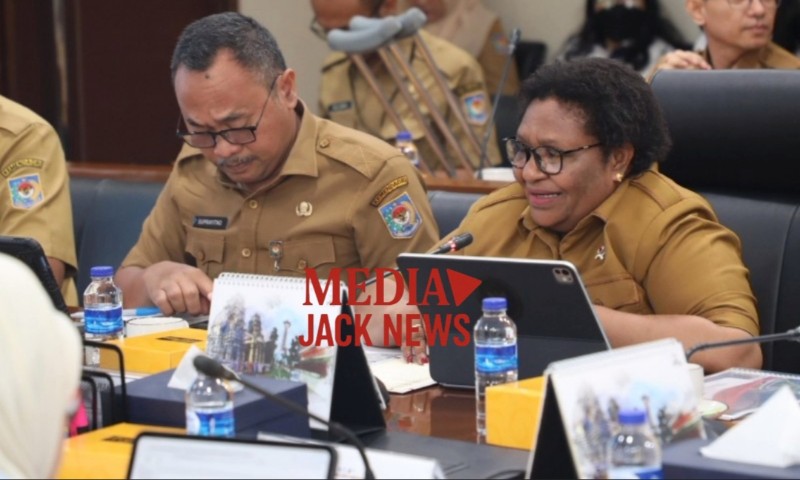 Wamendagri Ribka Haluk Paparkan Perkembangan Pembangunan DOB Papua