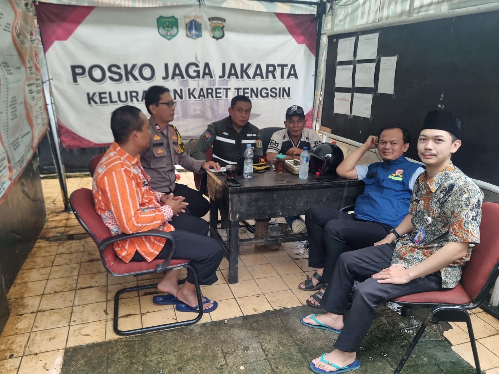 Koordinasi Bhabinkamtibmas di Posko Jaga Jakarta dalam Rangka Harkamtibmas Wilayah Karet Tengsin