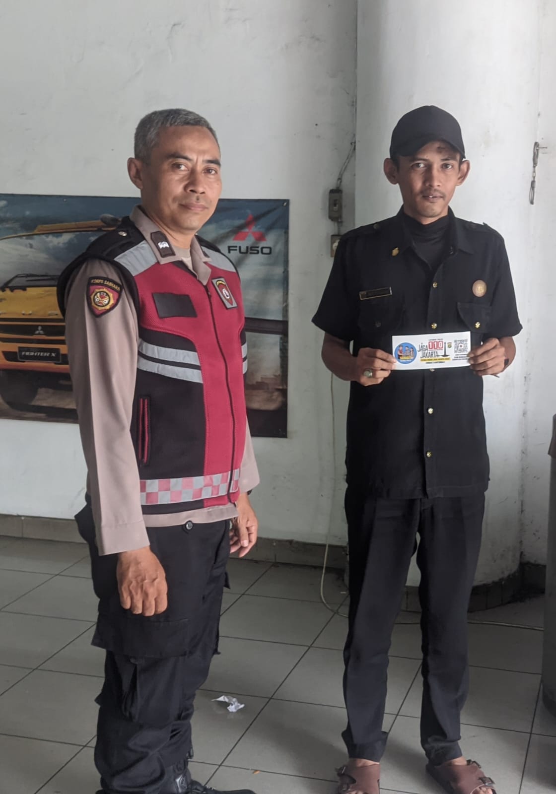 Unit Samapta Lakukan Patroli Dialogis di Pasar Baru, Imbau Warga Waspada Kejahatan