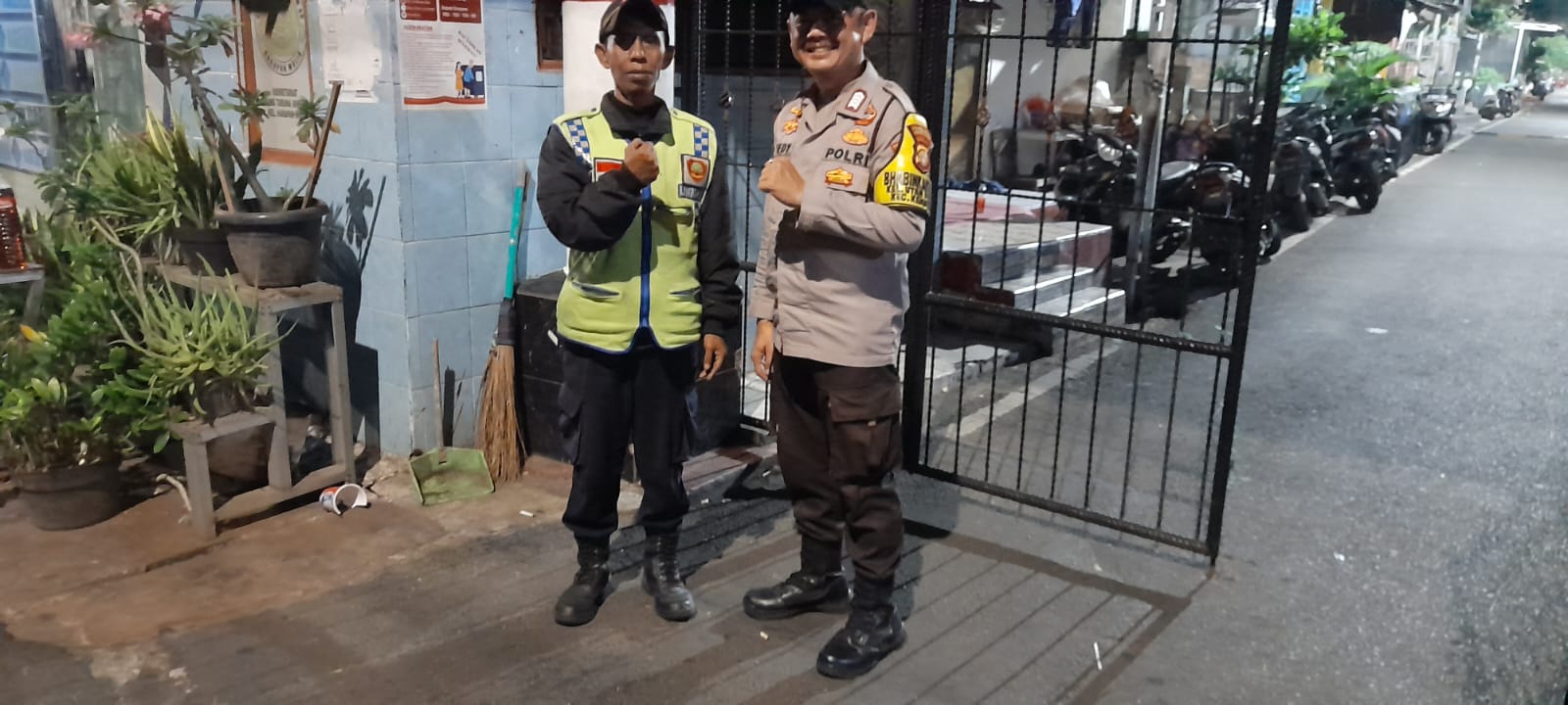 Polri Aktif Pantau Siskamling Dini Hari, Warga Utan Panjang Diajak Jaga Lingkungan Bersama