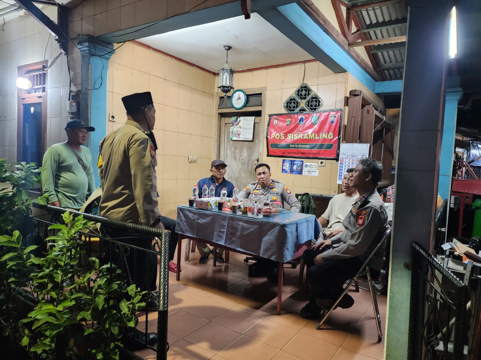 Kapolsek Senen Gelar Ngopi Kamtibmas Bersama Warga RW 01 Kramat