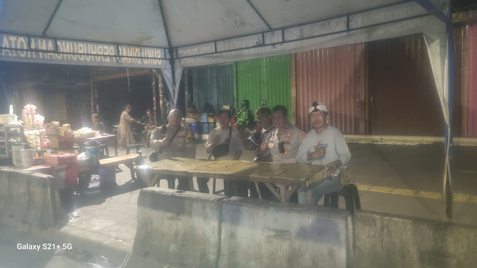 Polsek Metro Tanah Abang Laksanakan Pos Pantau Ramadhan Di Depan Pasar Blok G