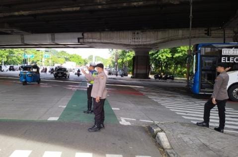 Strong Point Polsek Cempaka Putih, Wujud Nyata Polisi Hadir Saat Jam Pulang Kerja