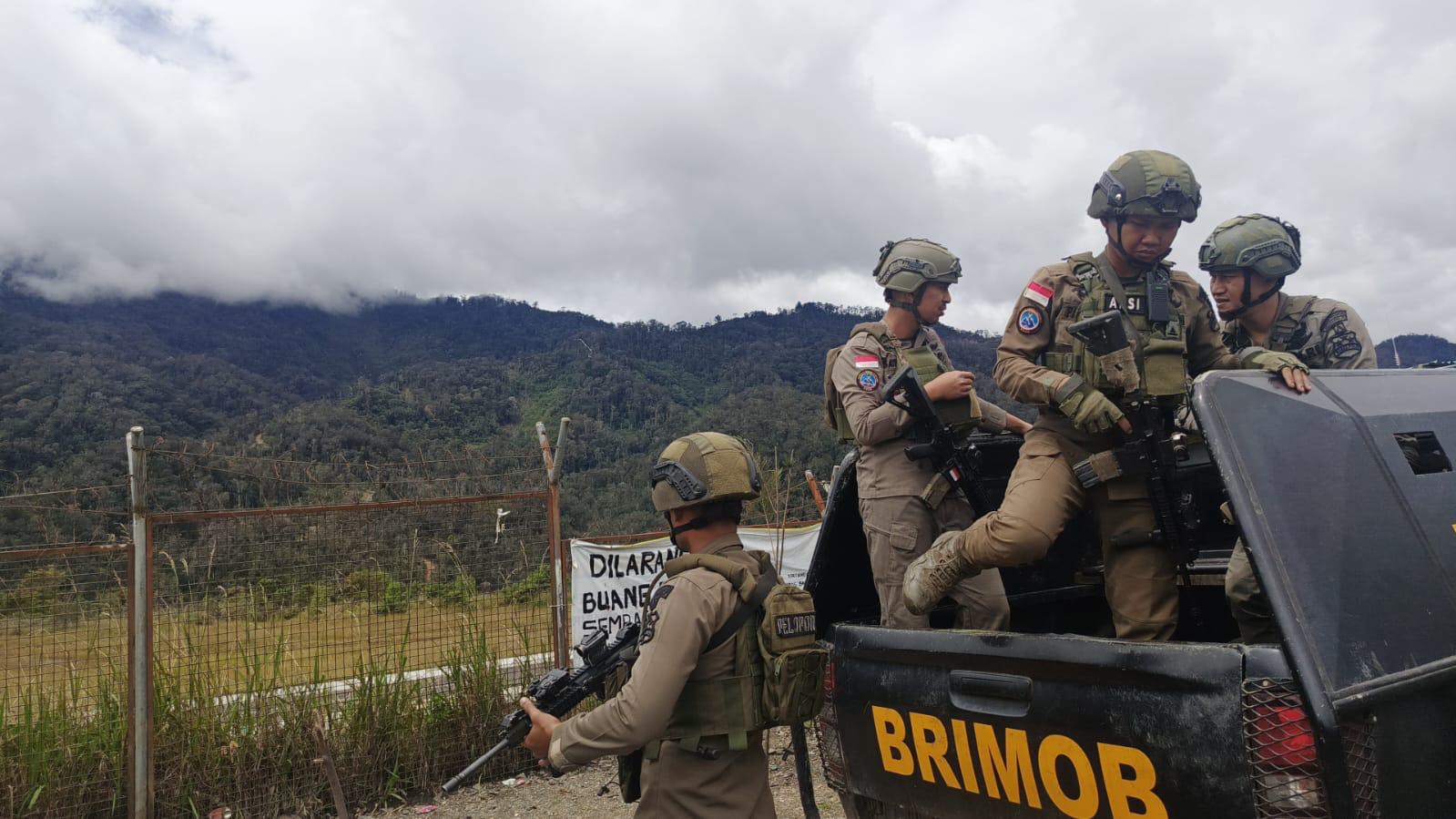 Patroli Humanis di Intan Jaya, Satgas Ops Damai Cartenz Duduk dan Berdialog dengan Warga