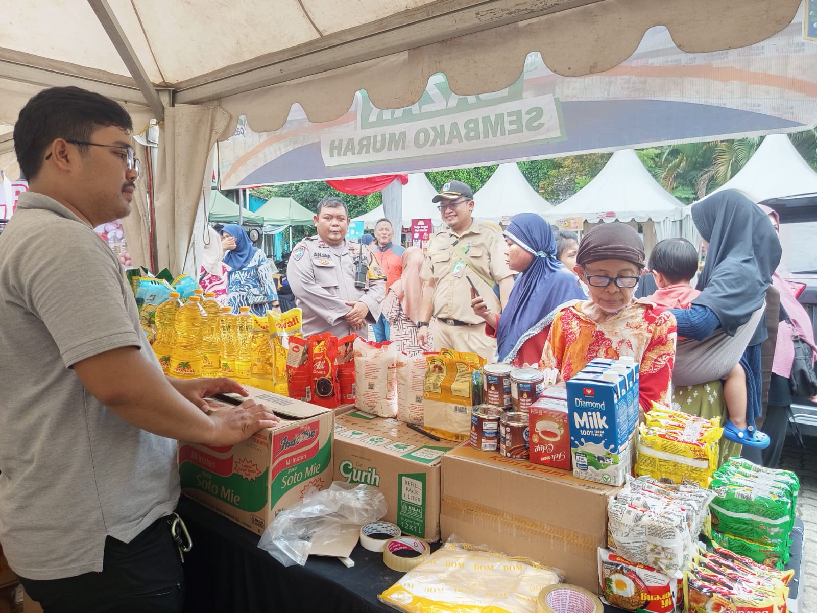 Bhabinkamtibmas Petamburan Bersama Tiga Pilar Monitoring Pangan Bersubsidi dan Pasar Murah Ramadhan–Idul Fitri 2026