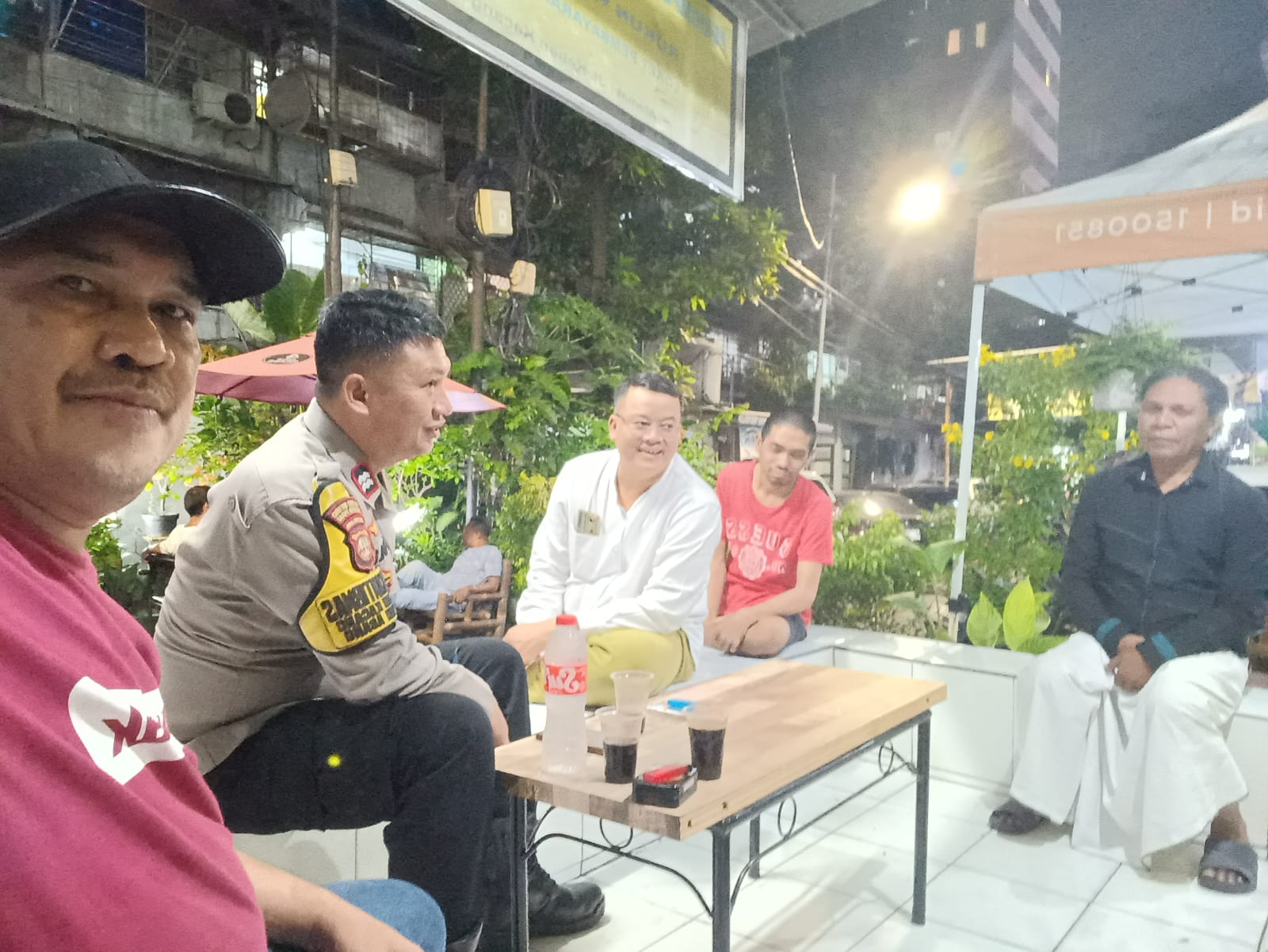 Bhabinkamtibmas Kebon Kacang Laksanakan Patroli dan Sambang Ketua RW 01 untuk Jaga Kamtibmas Selama Ramadhan