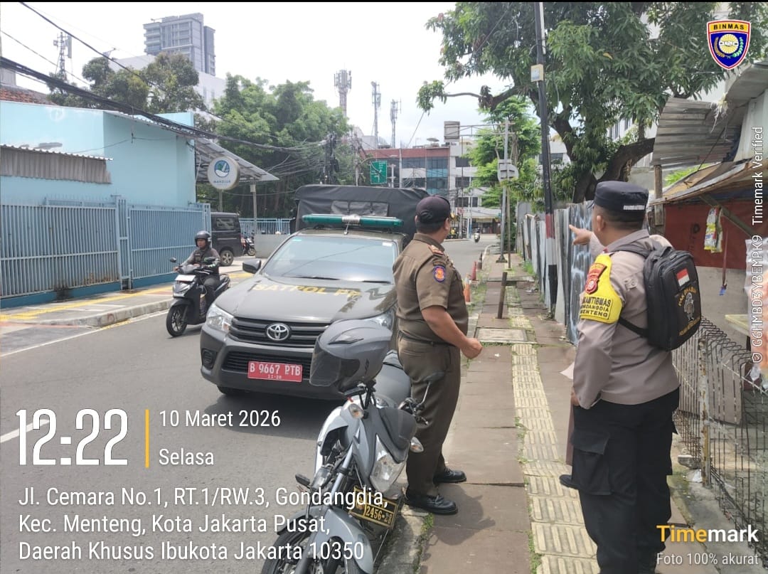 Sinergi Bhabinkamtibmas dan Satpol PP Jaga Gondangdia, Patroli Sambang Antisipasi Kejahatan