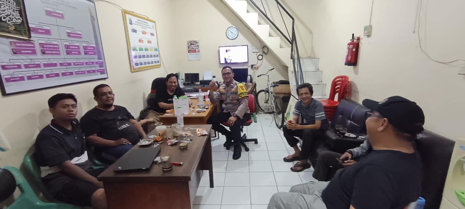 Malam Hari Disambangi Polisi, Satkamling RW 05 Kampung Rawa Diperkuat Jaga Kamtibmas