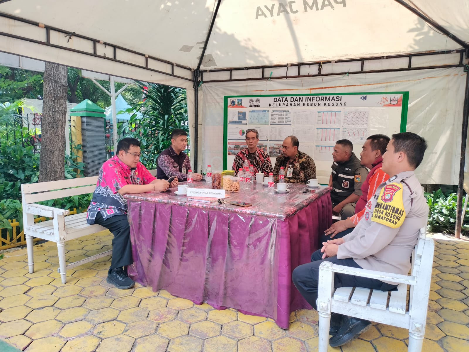 Polisi Jadi Penggerak Kebersamaan, Koordinasi Tiga Pilar Kebon Kosong Berjalan Hangat