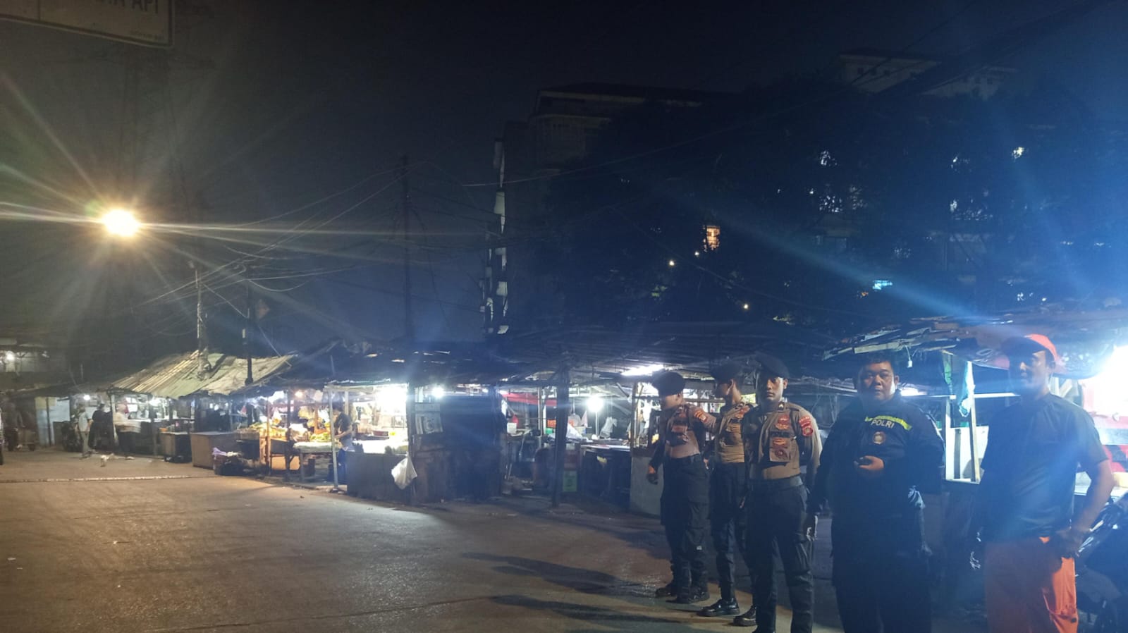 Patroli Gabungan Dini Hari, Tiga Pilar Pastikan Petamburan dan Tanah Abang Tetap Kondusif