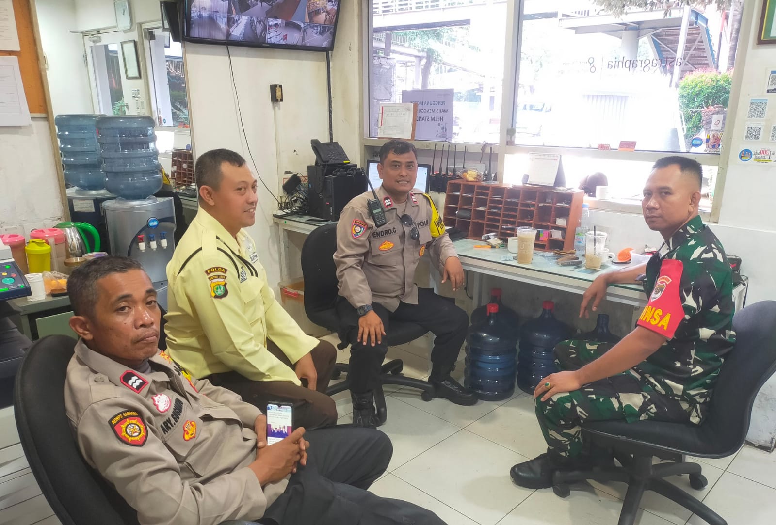 Polisi Sambangi Kantor Astragraphia di Kramat, Perkuat Koordinasi Kamtibmas