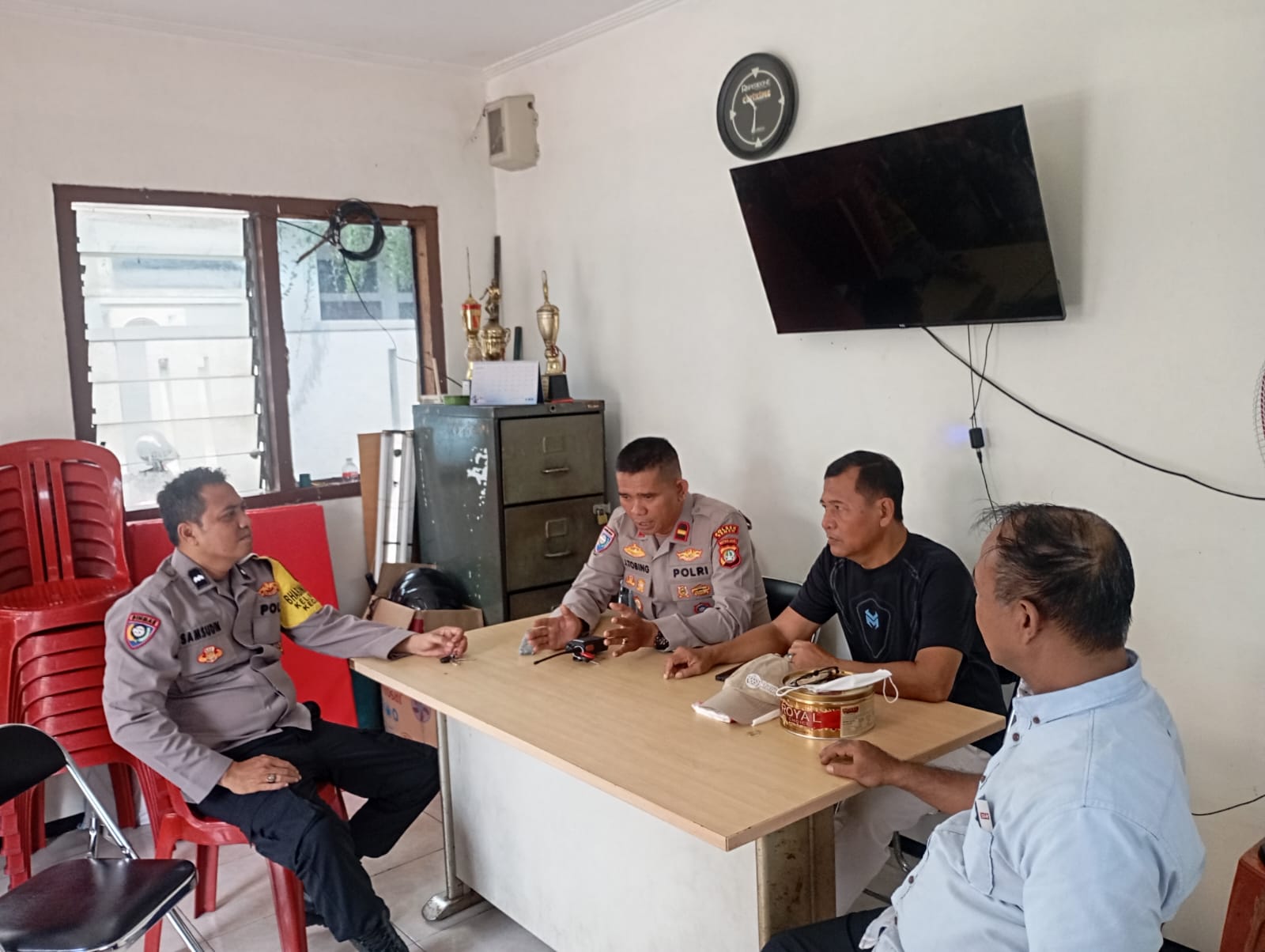 Polisi Sambangi Warga Kwitang, Ingatkan Siskamling hingga Antisipasi Tawuran Remaja