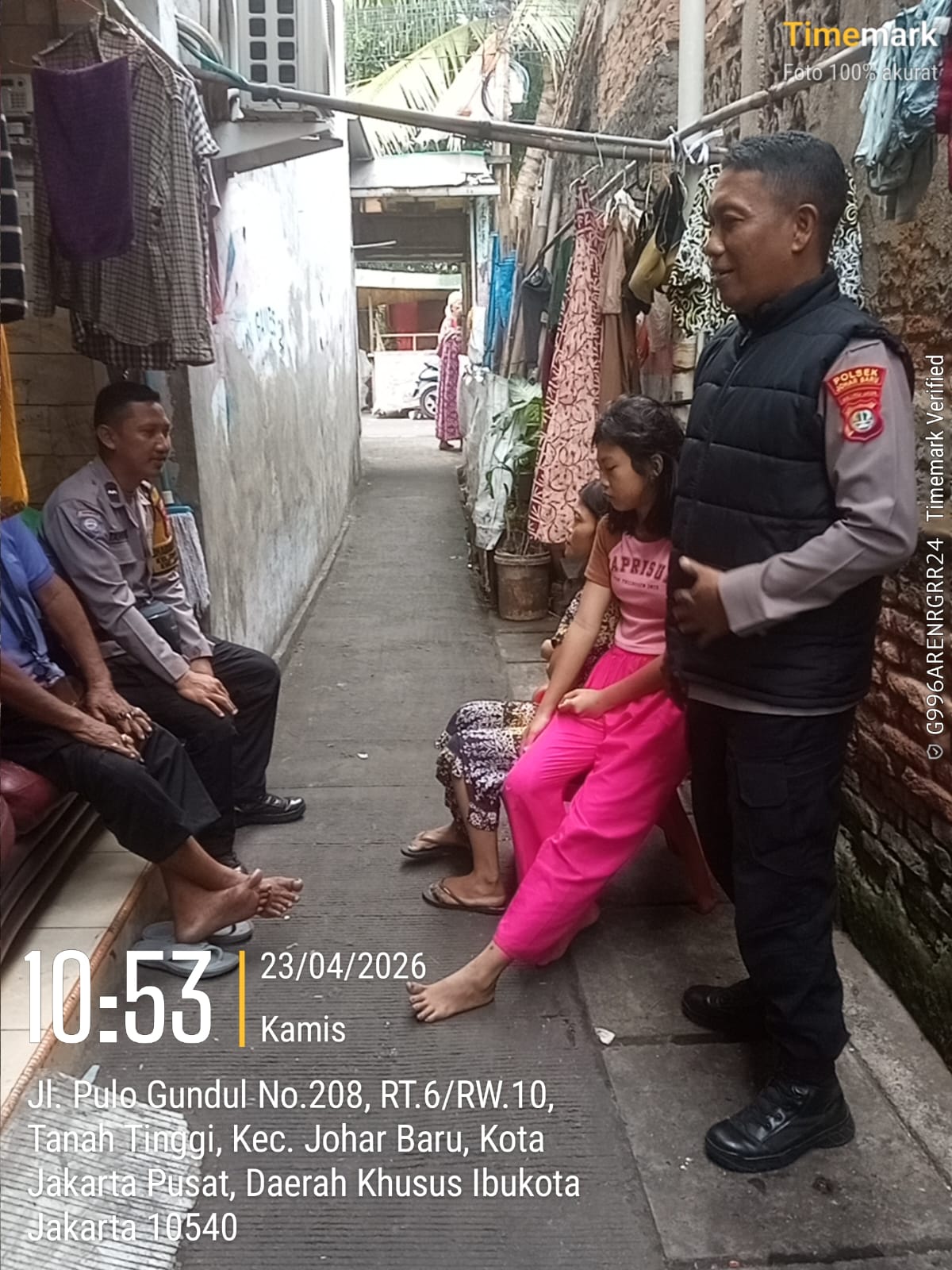 Respon Cepat Problem Solving, Bhabinkamtibmas Tanah Tinggi Mediasi Warga Cegah Konflik Meluas