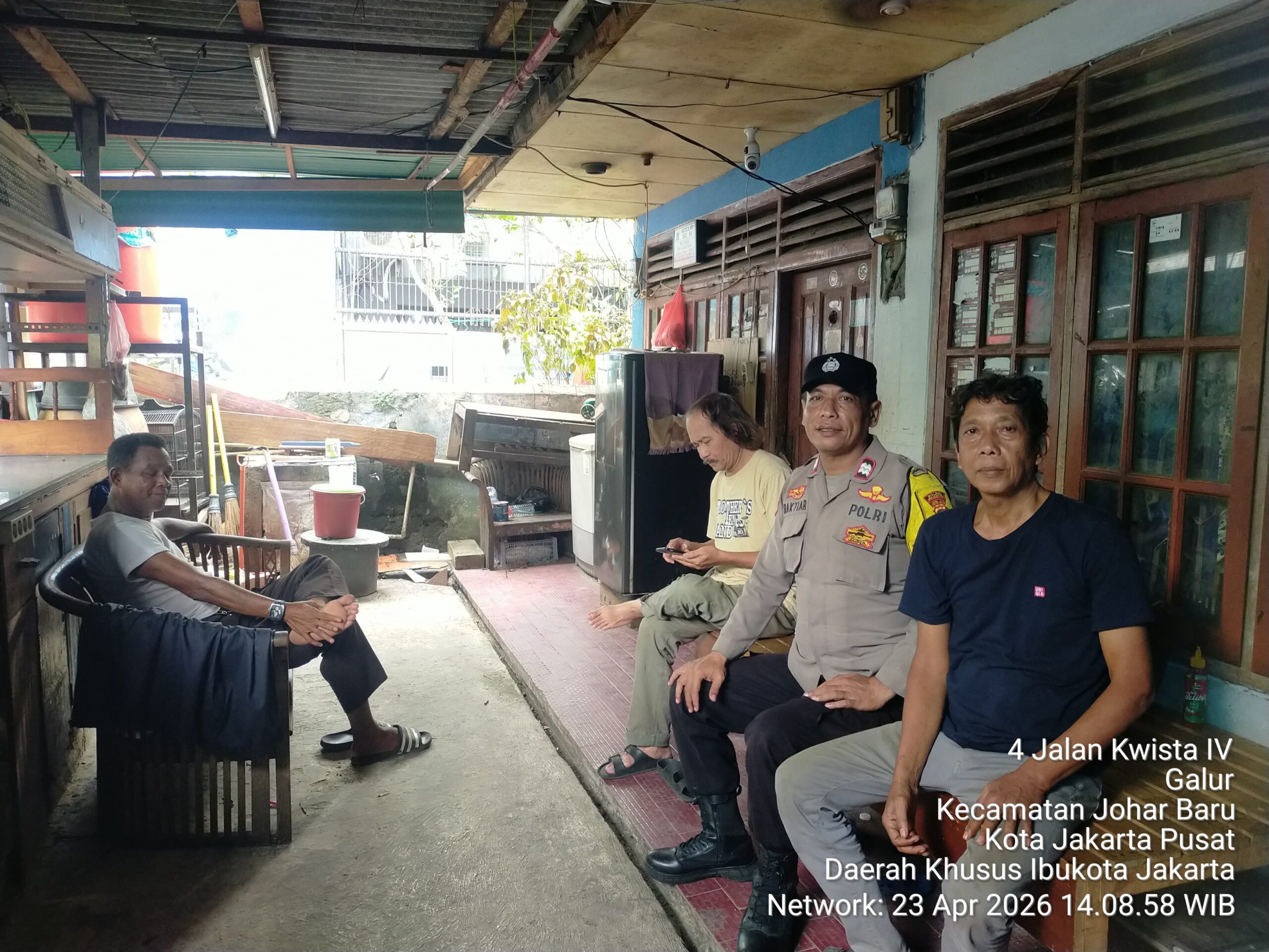 Patroli dan Sambang Warga, Polsek Johar Baru Perkuat Keamanan Lingkungan di Galur