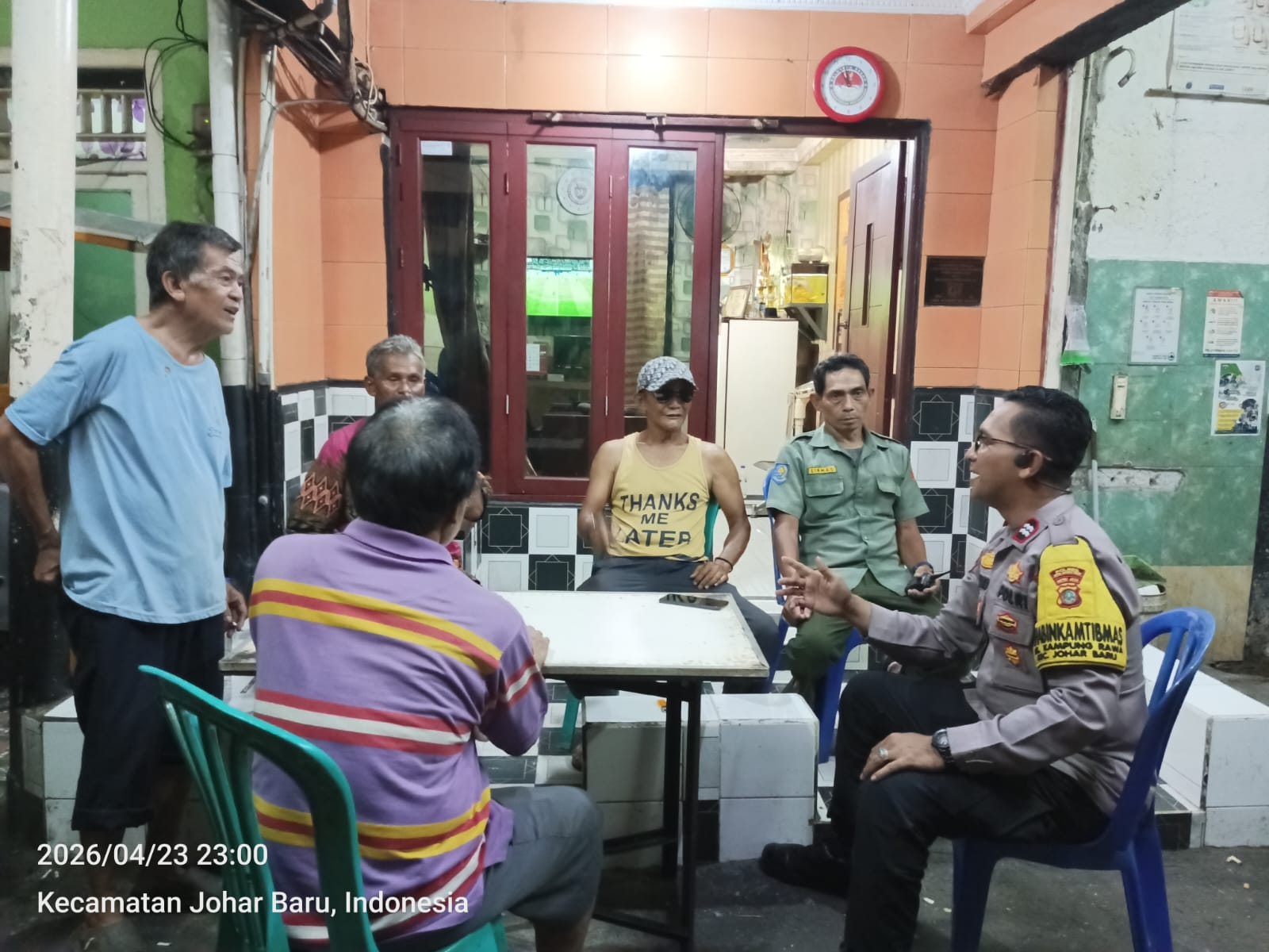 Malam Hari Polisi Turun ke Poskamling, Warga Kampung Rawa Diajak Perketat Keamanan Lingkungan