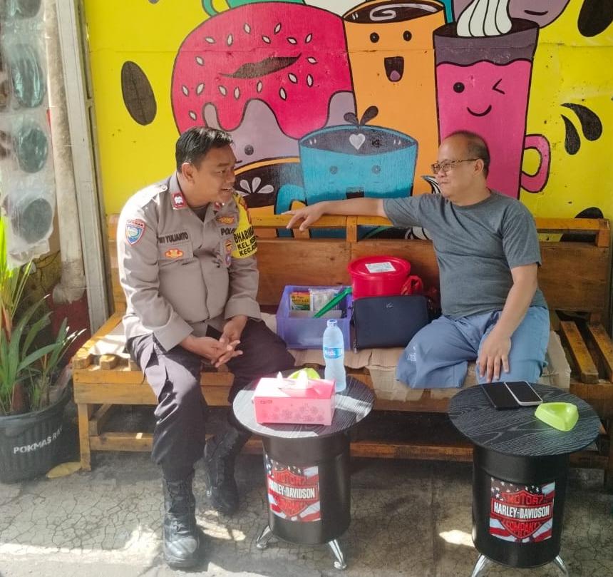 Polri Tingkatkan Kewaspadaan Warga, Bhabinkamtibmas Kemayoran Sampaikan Imbauan Kamtibmas