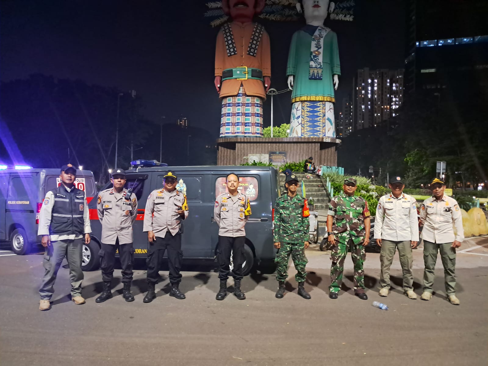 Polri Hadir di Malam Hari, Patroli Tiga Pilar Kemayoran Jaga Warga Tetap Aman