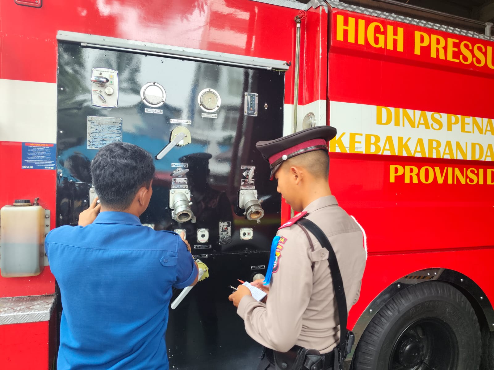 Siswa Latja Diktukba Polri Bersama Bhabinkamtibmas Jalin Koordinasi dengan Damkar Bendungan Hilir