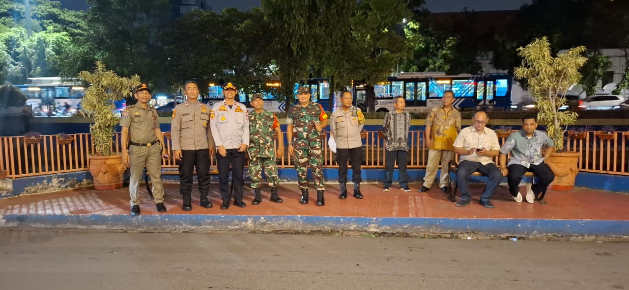 Silaturahmi Walikota Jakpus di Pasar Baru, Bhabinkamtibmas Hadir Perkuat Sinergi dan Serap Aspirasi Warga