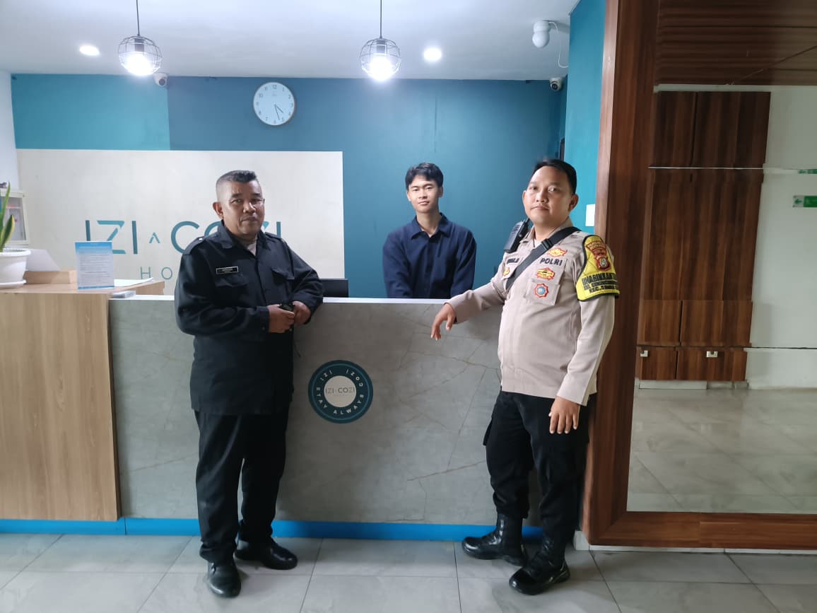 Pembinaan Bhabinkamtibmas Gunung Sahari Utara Di Pos Satpam Apartemen, Perkuat Pengamanan Objek Vital