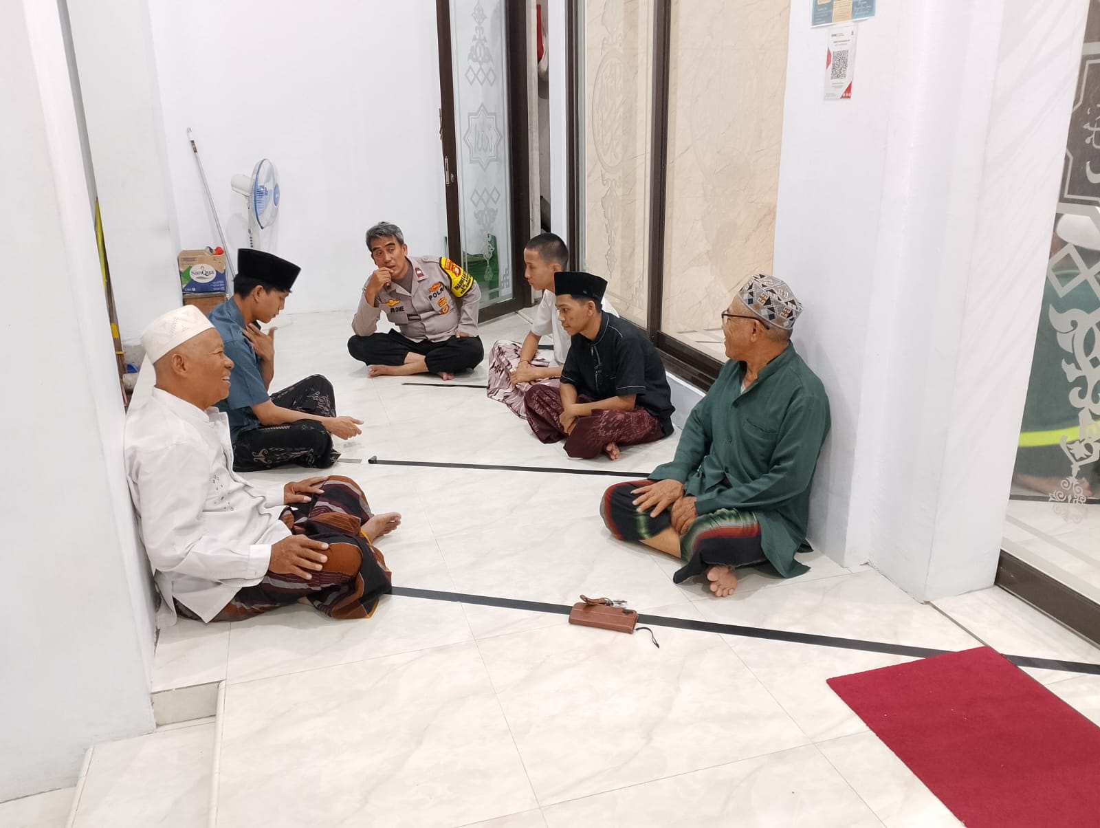 Pembinaan Rutin Remaja Oleh Bhabinkamtibmas di Masjid Darusalam Kartini, Polri Dorong Perubahan Positif Bersama Tokoh Agama