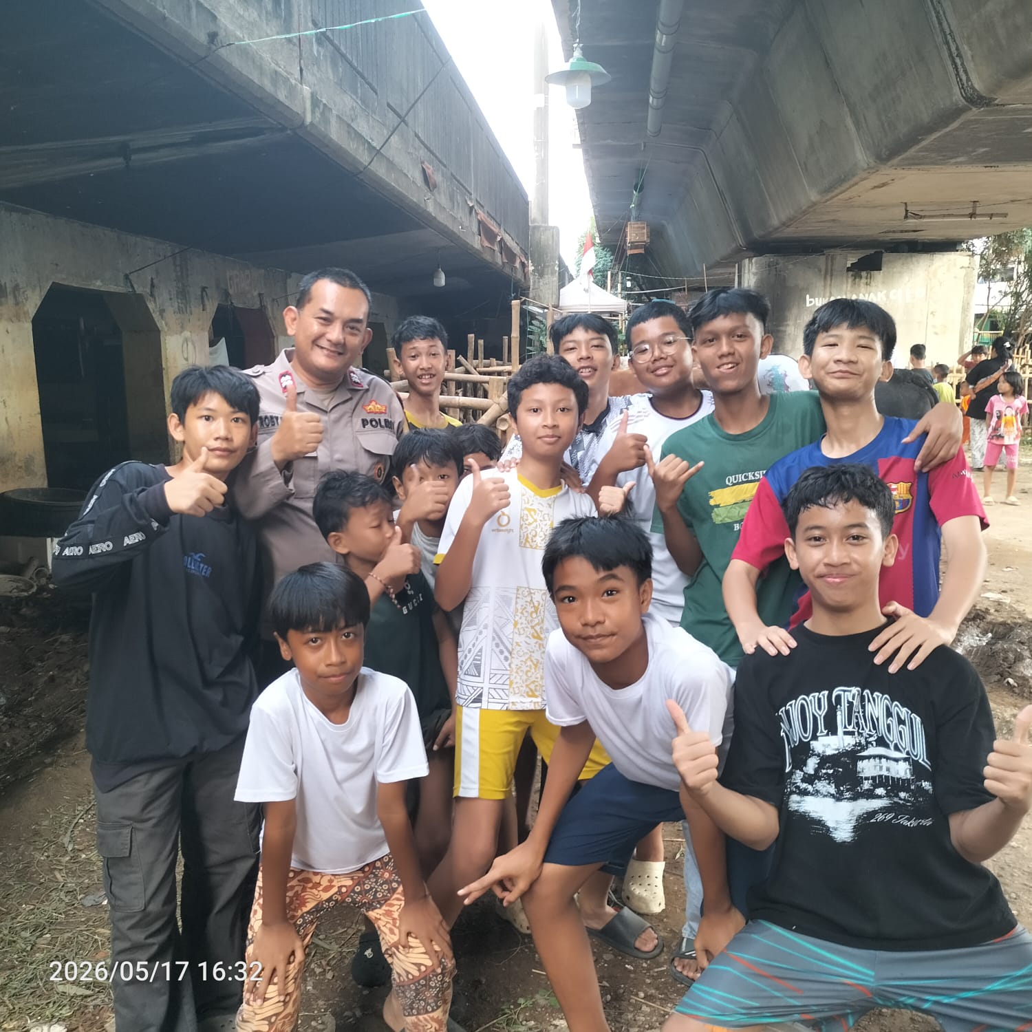 Bhabinkamtibmas Menteng Sambangi Pedagang Hewan Kurban, Imbau Jaga Keamanan dan Kebersihan
