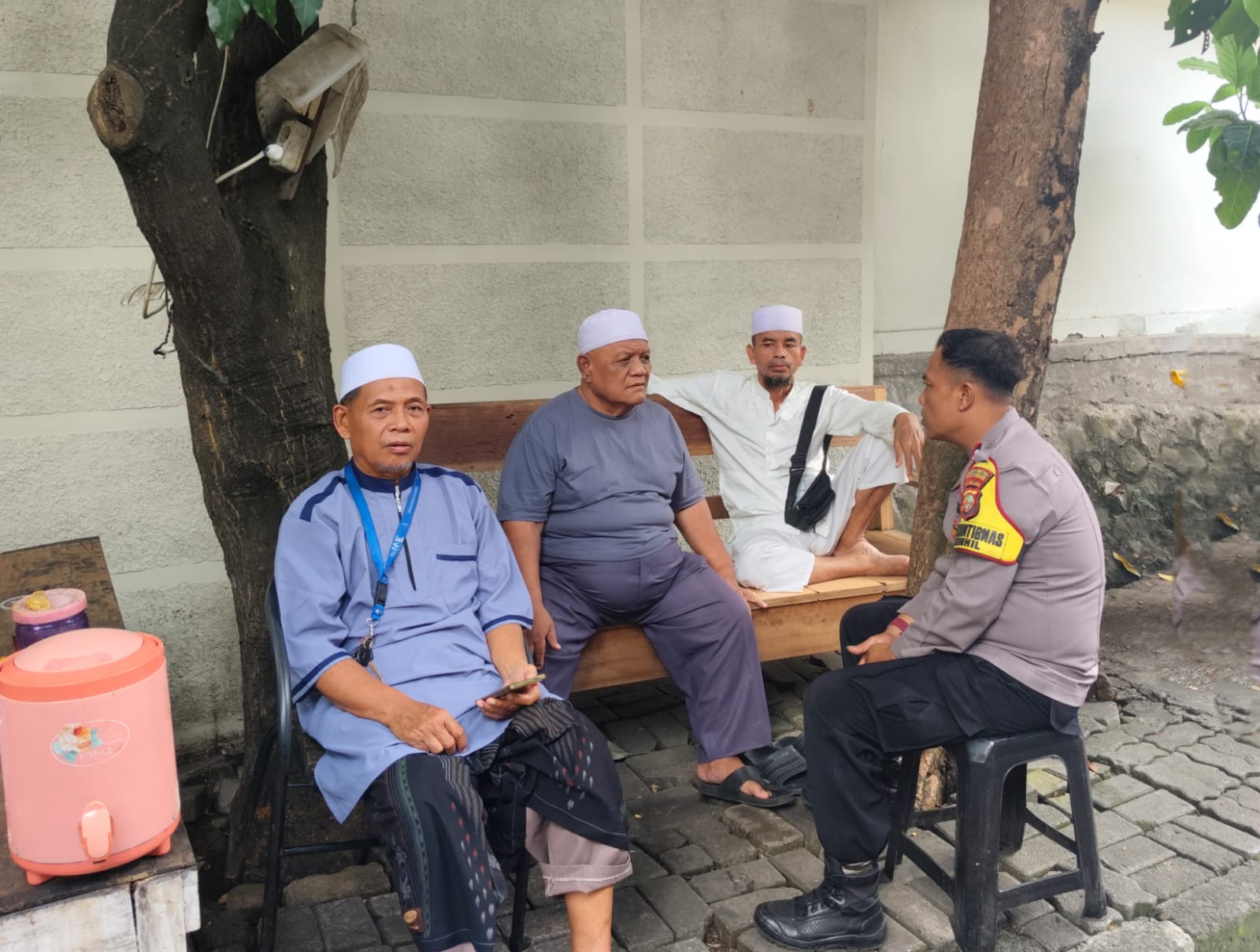 Cegah Gangguan Kamtibmas, Bhabinkamtibmas Bendungan Hilir Intensifkan DDS Sambang Lingkungan RT 04/06