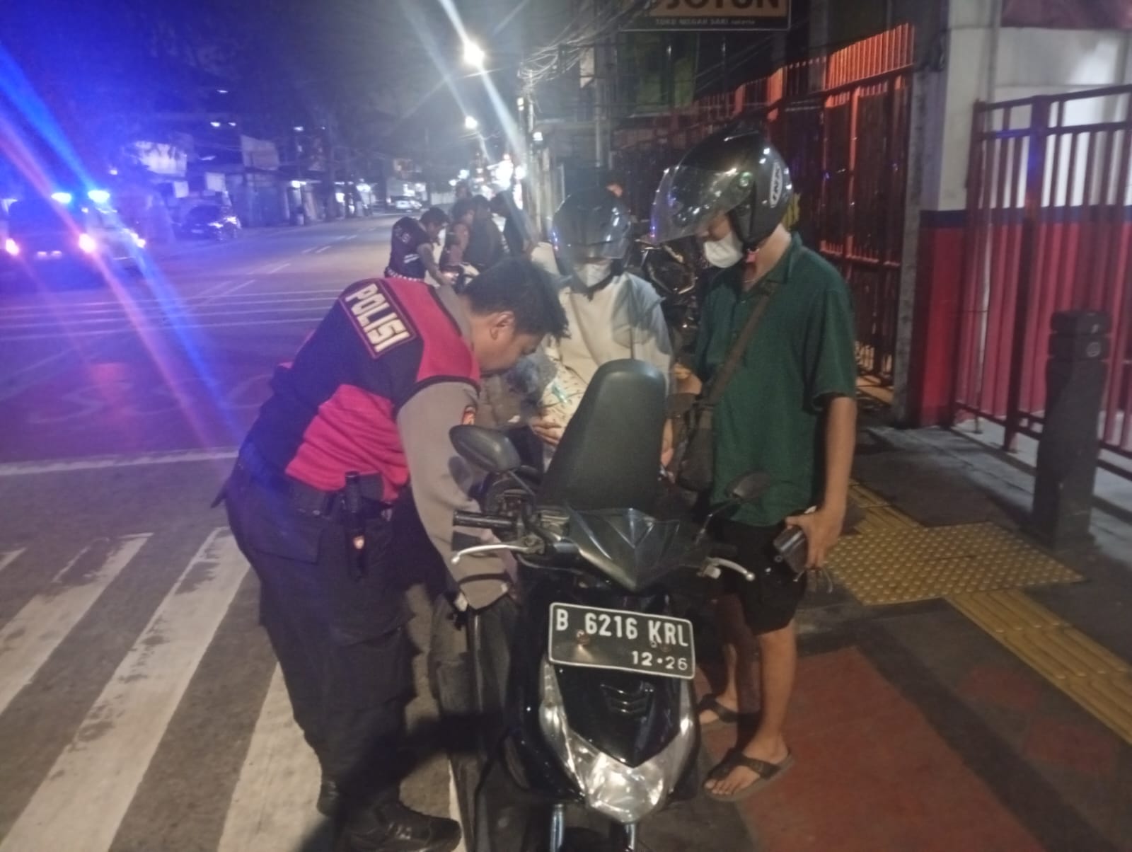 Polsek Cempaka Putih Gelar Razia Stationer Tengah Malam