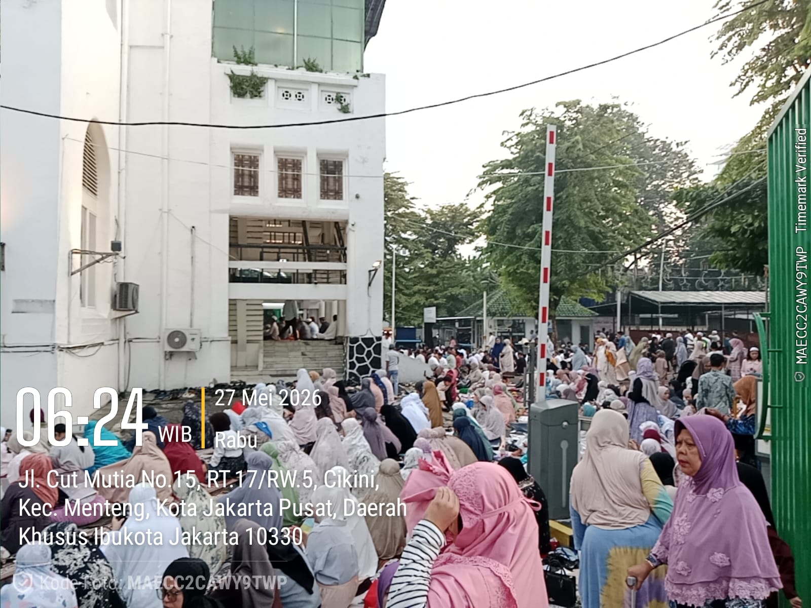 Ratusan Jamaah Padati Masjid Cut Meutia, Polisi Hadir Jaga Sholat Idul Adha Tetap Kondusif