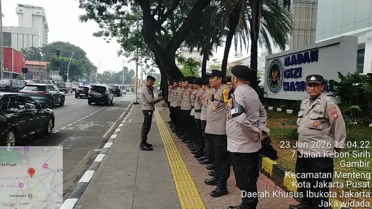 74 Personel Gabungan Siaga Kawal Aksi Gerakan Masyarakat Peduli Rakyat di Kantor BGN