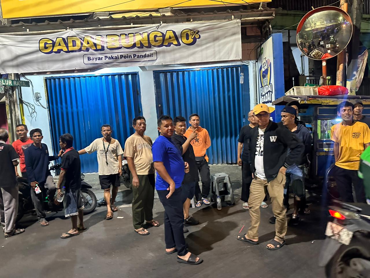 Respon Cepat Laporan Warga Melalui 110, Polsek Johar Baru Bubarkan Kerumunan Warga Luar di Kampung Rawa