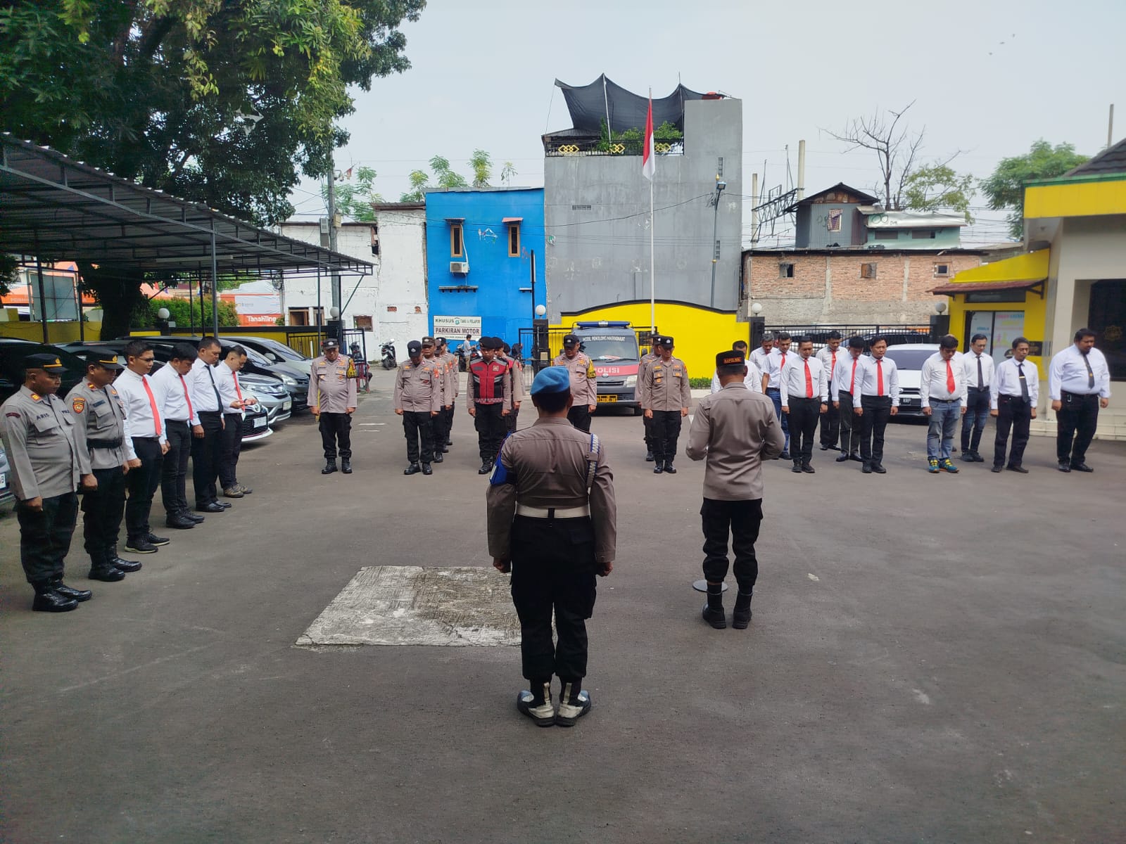 Apel Pagi Jam Pimpinan, Polsek Johar Baru Tekankan Kesiapsiagaan dan Kedisiplinan Personel